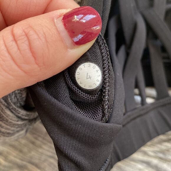 Lululemon Moment To Movement 2-In-1 Tank Space Dye Camo Black White / Black Sz 4 - Picture 13 of 16